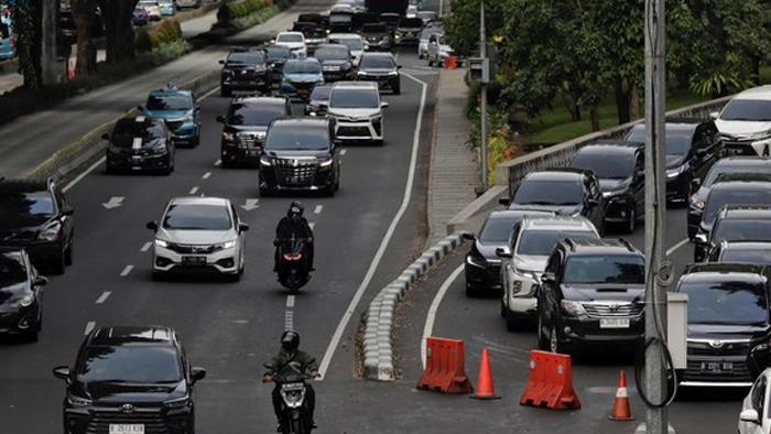 Tarif baru pajak kendaraan bermotor 2025