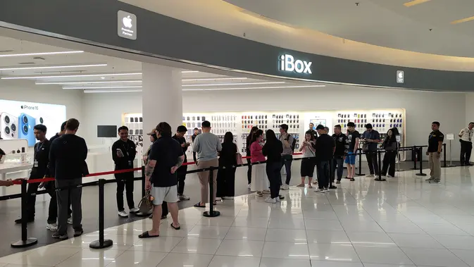 Preorder iPhone 17 Series Ramai Diburu, Antrean Panjang di Gerai iBox