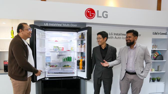 Fitur Kulkas Multi-Door yang Bisa Bikin Es Batu Otomatis dan Kendali Jarak Jauh