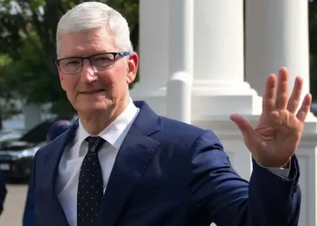 Tim Cook Mundur sebagai CEO Apple, John Ternus Siap Memimpin Selanjutnya