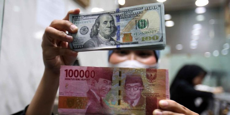 Pelemahan Nilai Tukar Rupiah Semakin Dalam